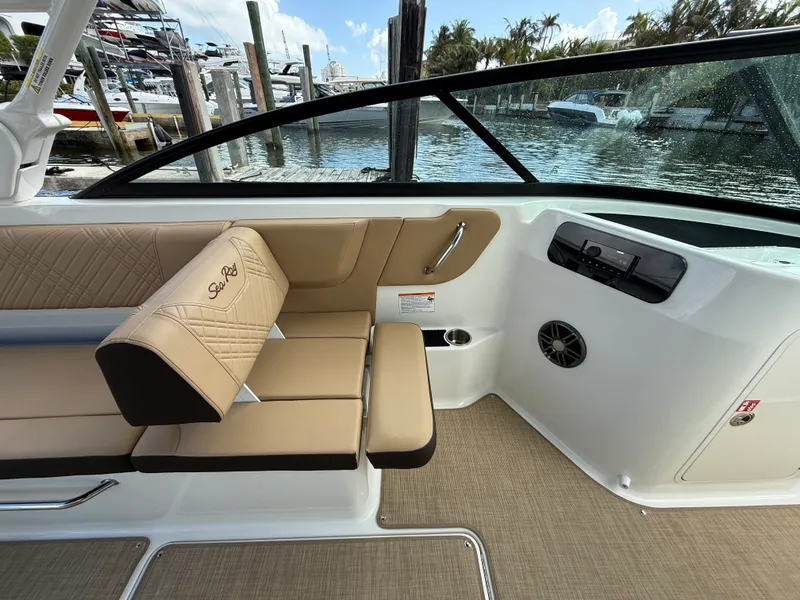 Slide: The Image of Sea Ray SDX 270 Outboard 2026 - 15