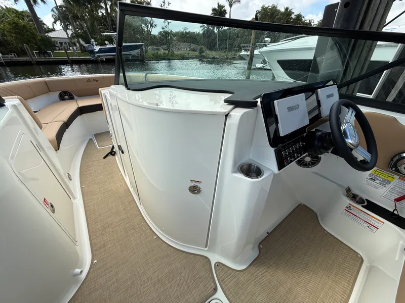 Slide: The Image of Sea Ray SDX 270 Outboard 2026 - 18