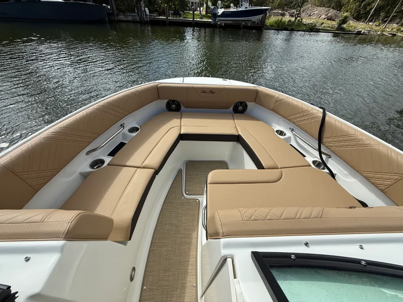 Slide: The Image of Sea Ray SDX 270 Outboard 2026 - 19