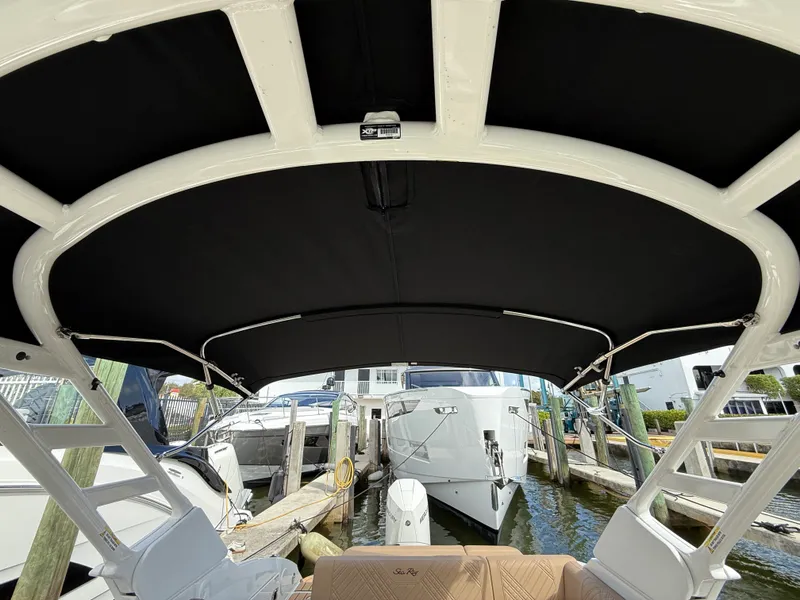 Slide: The Image of Sea Ray SDX 270 Outboard 2026 - 21