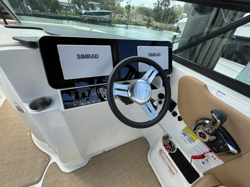 Slide: The Image of Sea Ray SDX 270 Outboard 2026 - 22