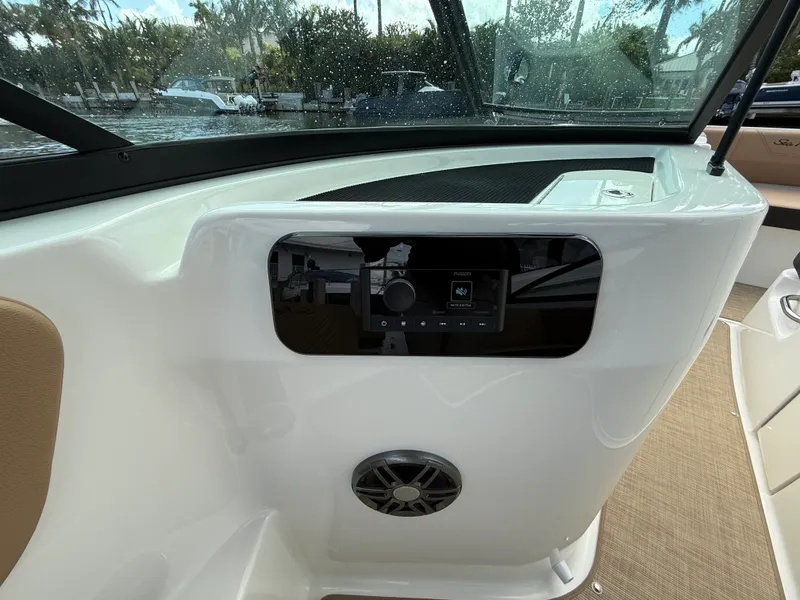 Slide: The Image of Sea Ray SDX 270 Outboard 2026 - 23