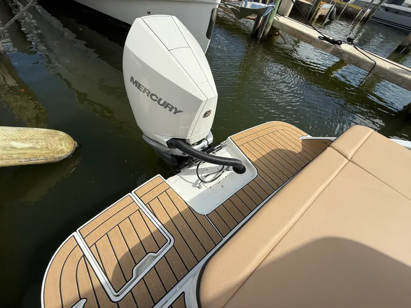 Slide: The Image of Sea Ray SDX 270 Outboard 2026 - 27
