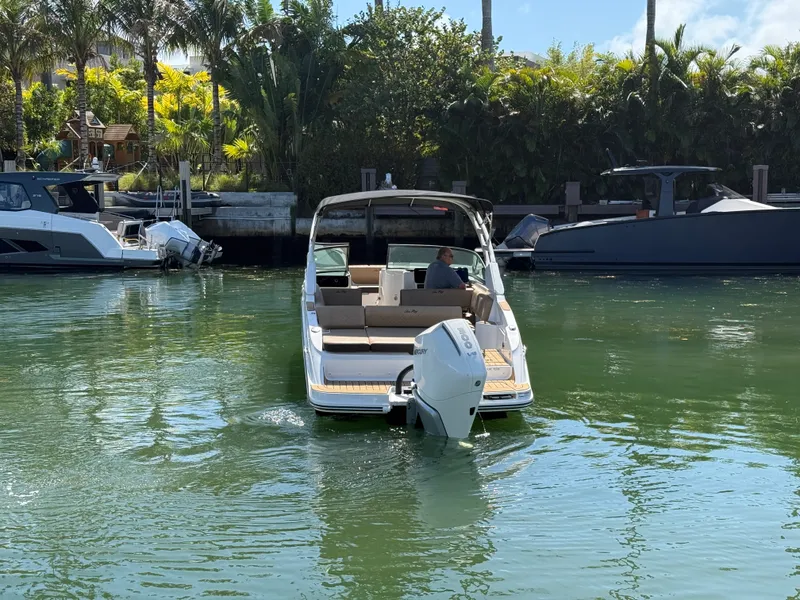 Slide: The Image of Sea Ray SDX 270 Outboard 2026 - 6