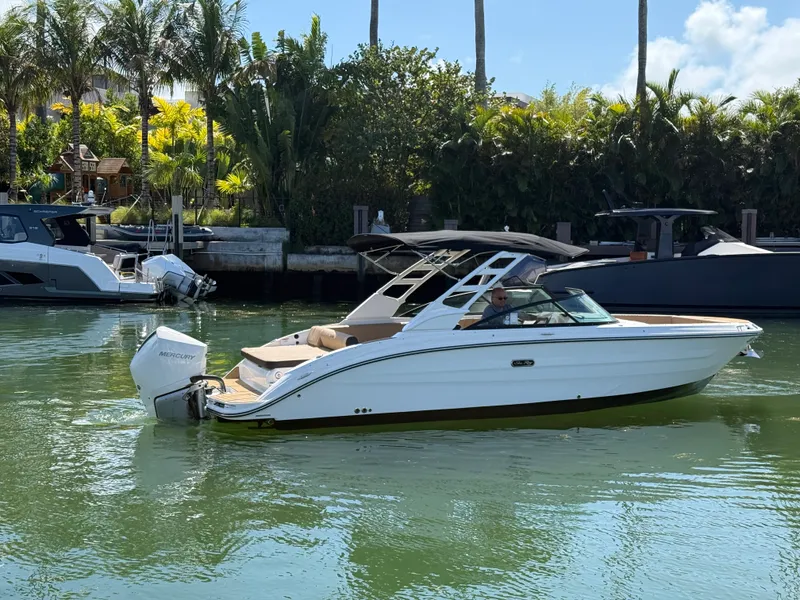 Slide: The Image of Sea Ray SDX 270 Outboard 2026 - 7
