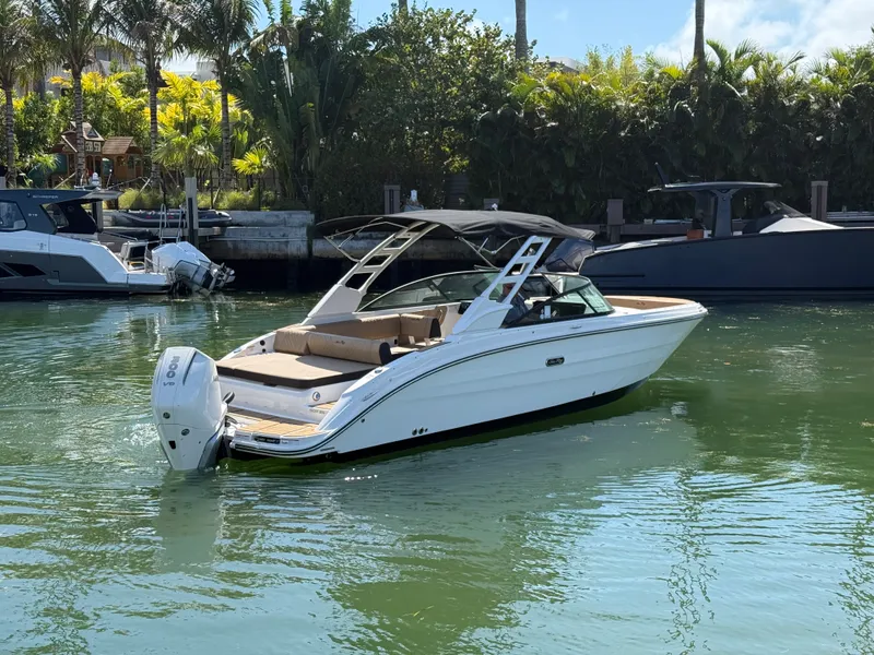 Slide: The Image of Sea Ray SDX 270 Outboard 2026 - 8