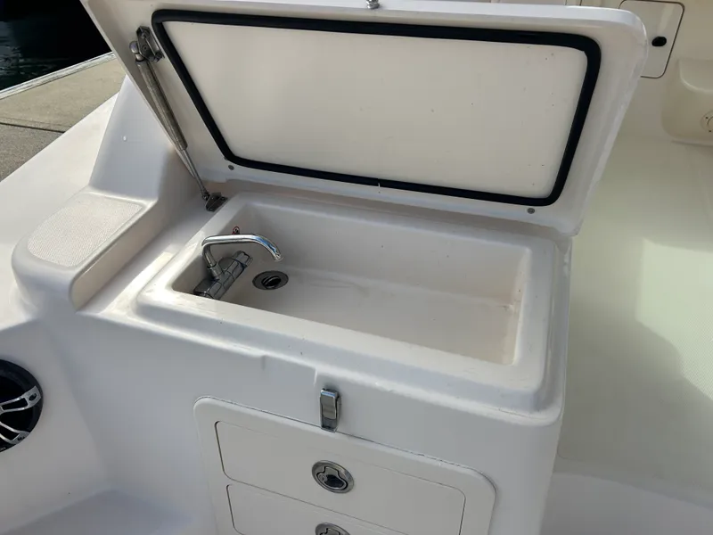 Slide: The Image of Grady-White Express 330 2021 - 13