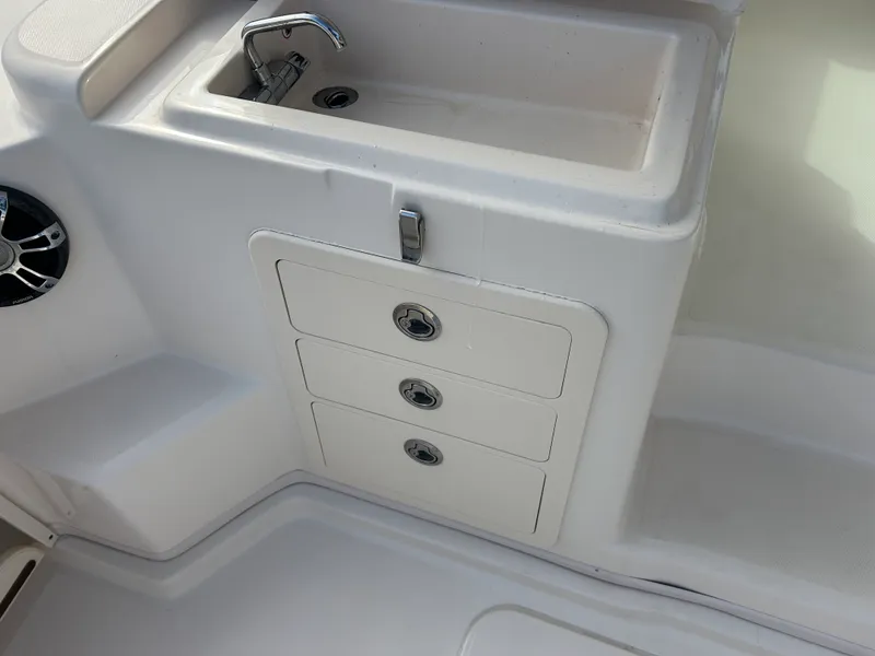 Slide: The Image of Grady-White Express 330 2021 - 14