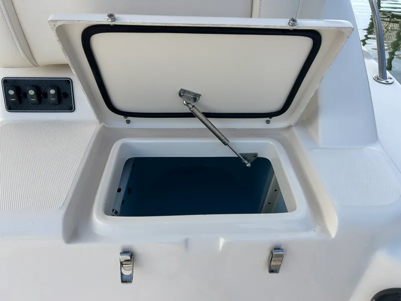 Slide: The Image of Grady-White Express 330 2021 - 15