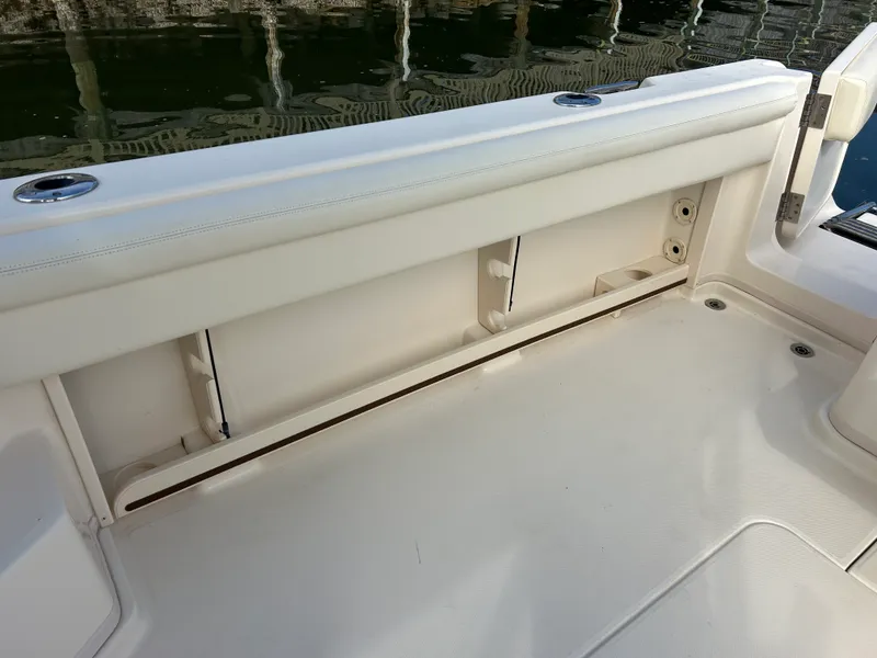 Slide: The Image of Grady-White Express 330 2021 - 17