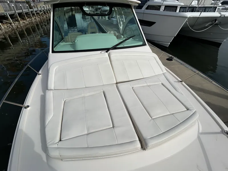 Slide: The Image of Grady-White Express 330 2021 - 41