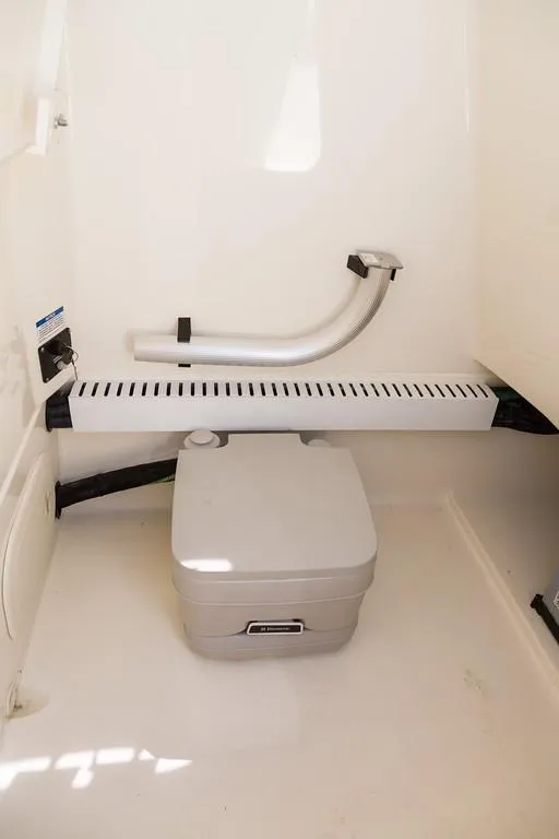 Slide: The Image of Boston Whaler 230 Outrage 2026 - 16