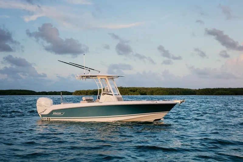 Slide: The Image of Boston Whaler 230 Outrage 2026 - 3