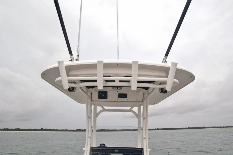 Slide: The Image of Boston Whaler 230 Outrage 2026 - 36