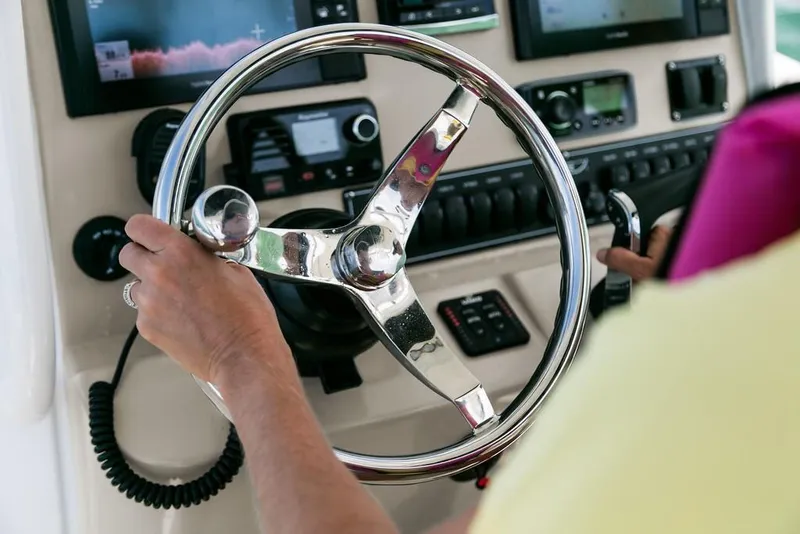 Slide: The Image of Boston Whaler 230 Outrage 2026 - 42