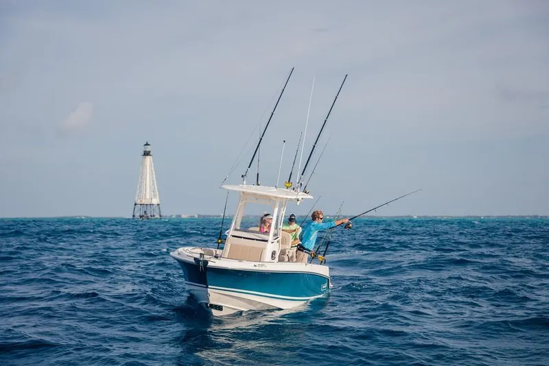 Slide: The Image of Boston Whaler 230 Outrage 2026 - 7