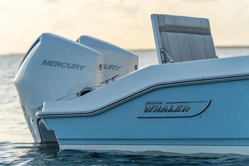 Slide: The Image of Boston Whaler 280 Dauntless 2024 - 6