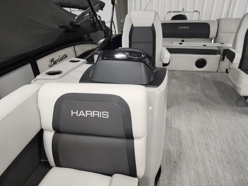Slide: The Image of Harris Cruiser 210 2026 - 5