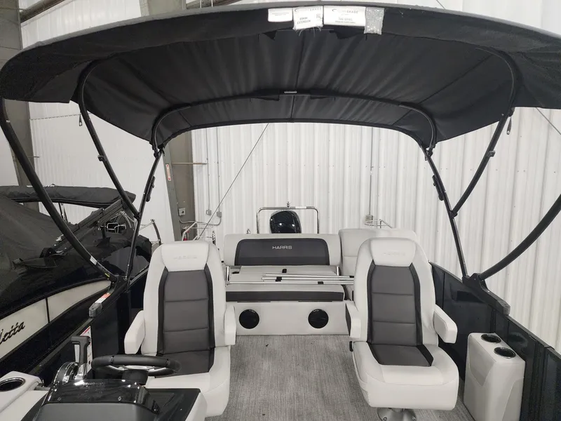 Slide: The Image of Harris Cruiser 210 2026 - 3