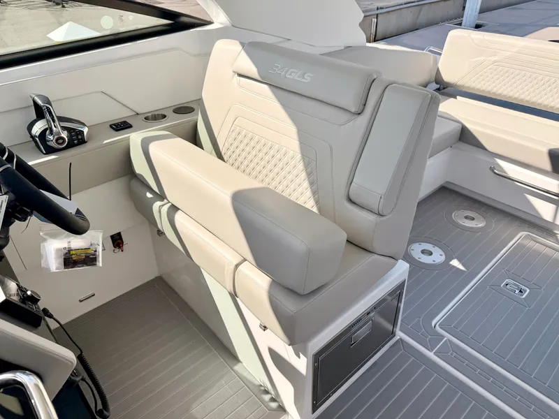 Slide: The Image of Cruisers 34 GLS Outboard 2026 - 51