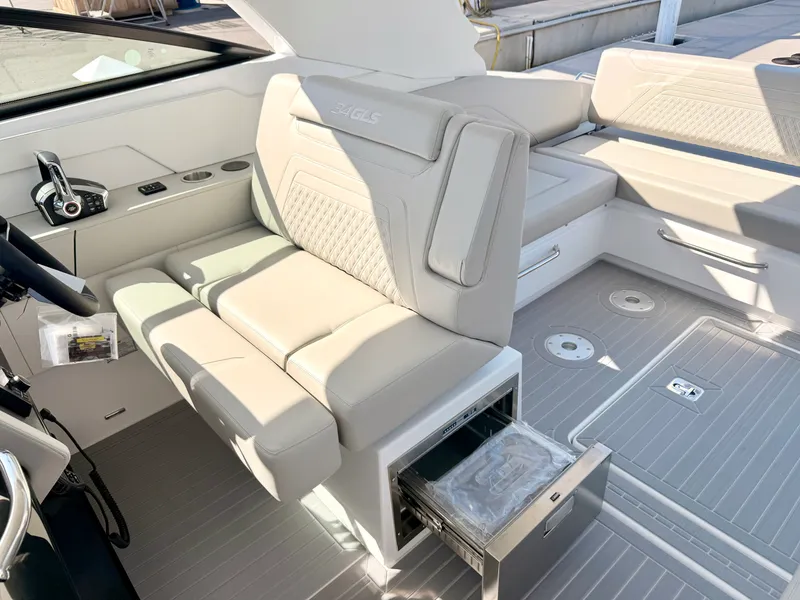 Slide: The Image of Cruisers 34 GLS Outboard 2026 - 52