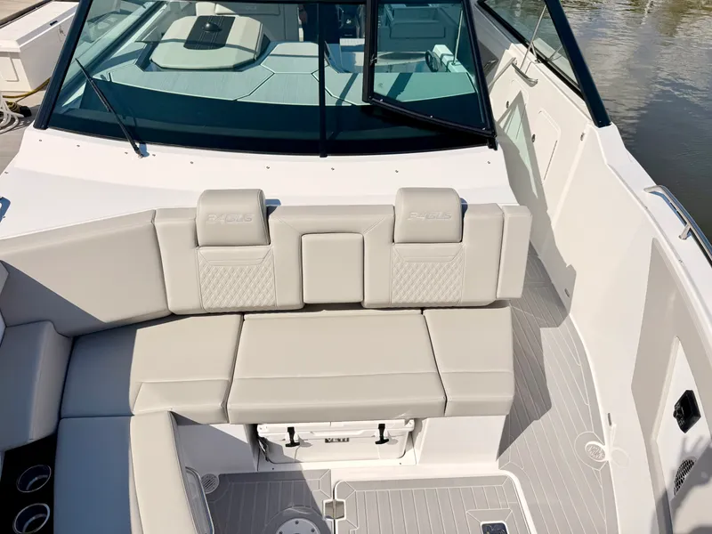 Slide: The Image of Cruisers 34 GLS Outboard 2026 - 69