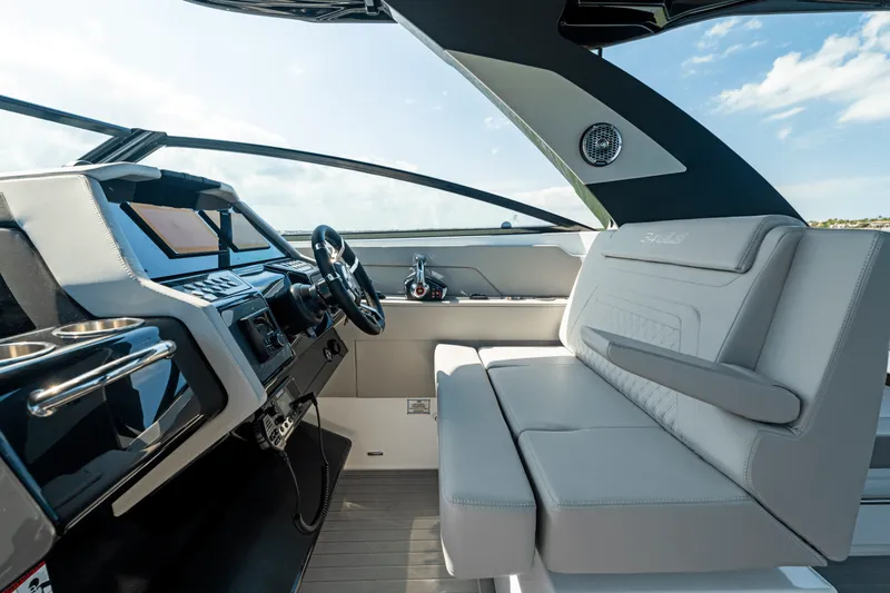 Slide: The Image of Cruisers Yachts 34 GLS Outboard 2026 - 117