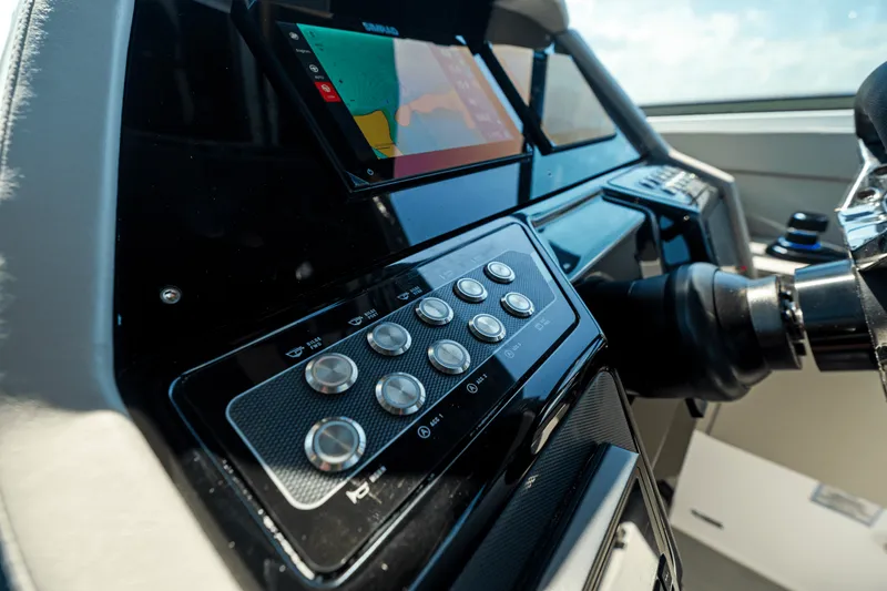 Slide: The Image of Cruisers Yachts 34 GLS Outboard 2026 - 118