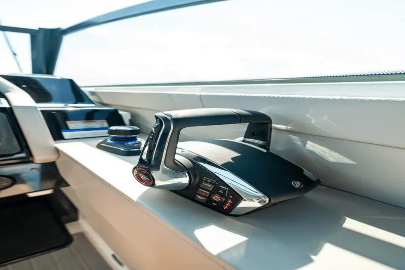 Slide: The Image of Cruisers Yachts 34 GLS Outboard 2026 - 119