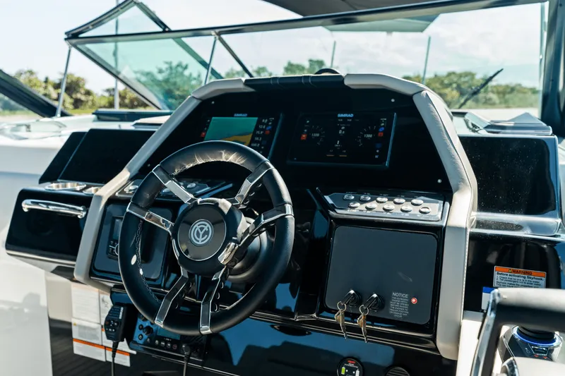 Slide: The Image of Cruisers Yachts 34 GLS Outboard 2026 - 122