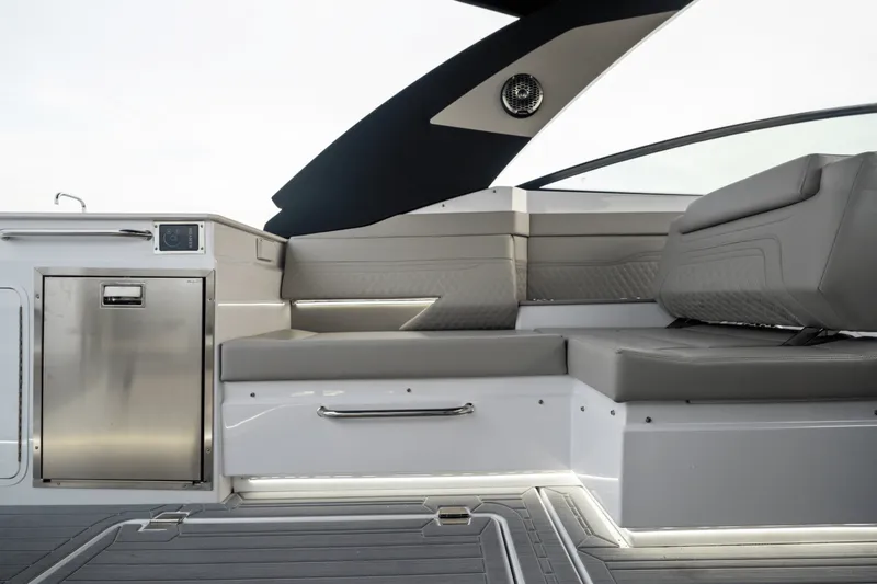 Slide: The Image of Cruisers Yachts 34 GLS Outboard 2026 - 132