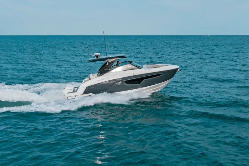 Slide: The Image of Cruisers Yachts 34 GLS Outboard 2026 - 48