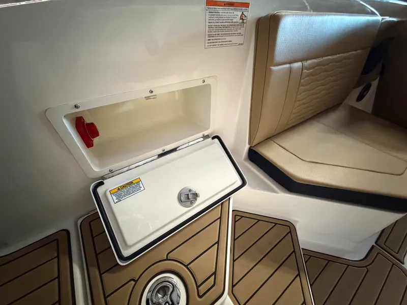 Slide: The Image of Sea Ray SPX 230 2024 - 12