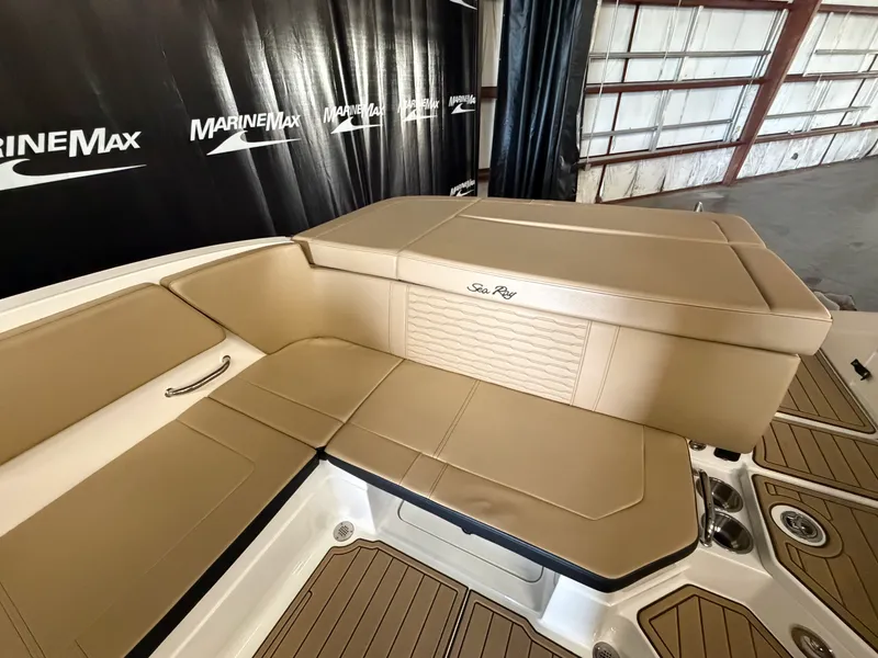 Slide: The Image of Sea Ray SPX 230 2024 - 14