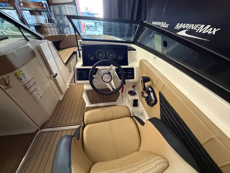 Slide: The Image of Sea Ray SPX 230 2024 - 15