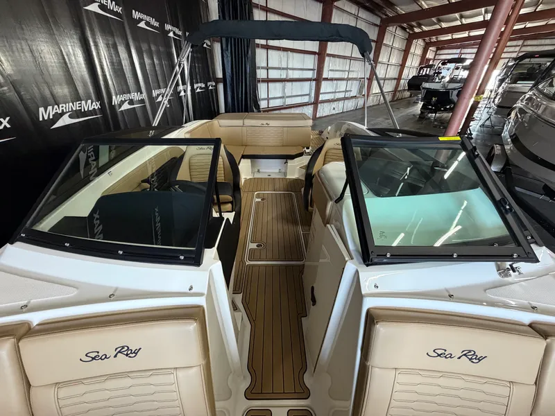 Slide: The Image of Sea Ray SPX 230 2024 - 35