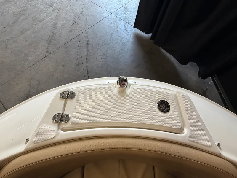 Slide: The Image of Sea Ray SPX 230 2024 - 38