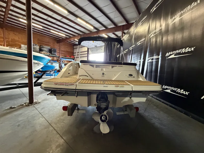 Slide: The Image of Sea Ray SPX 230 2024 - 7