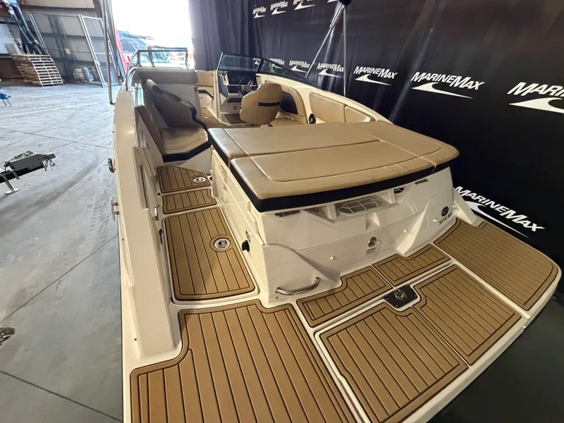 Slide: The Image of Sea Ray SPX 230 2024 - 8