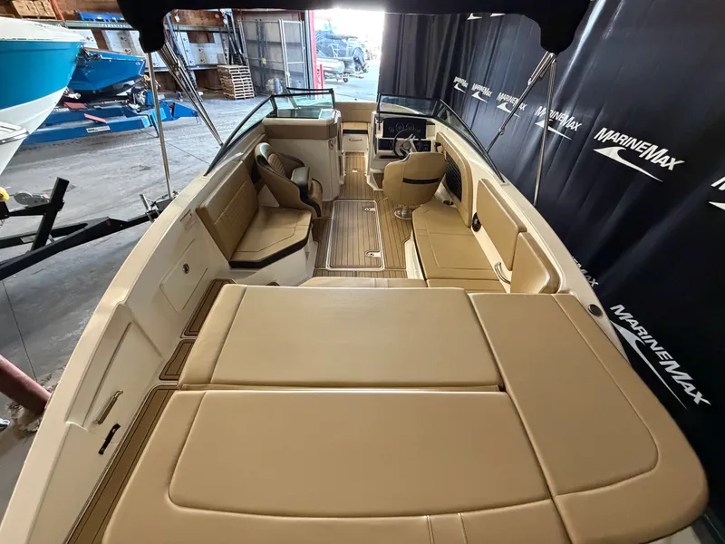 Slide: The Image of Sea Ray SPX 230 2024 - 9