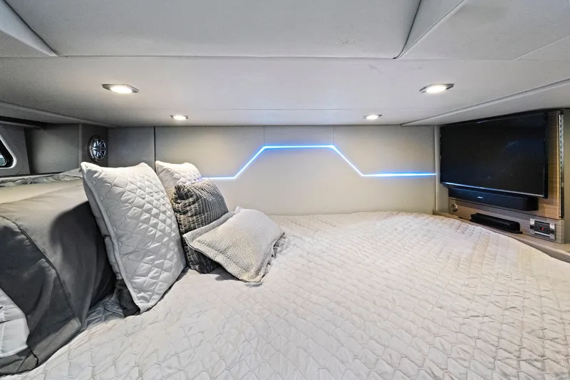 Slide: The Image of Formula 430 CROSSOVER 2019 - 19