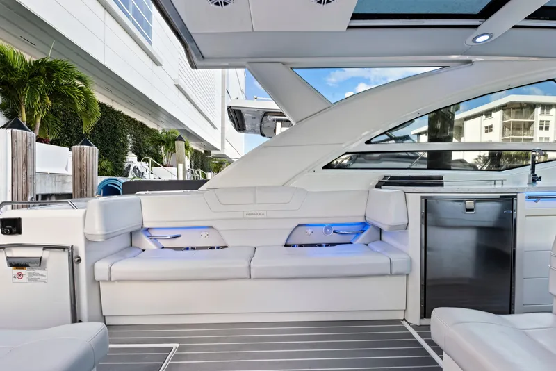 Slide: The Image of Formula 430 CROSSOVER 2019 - 4