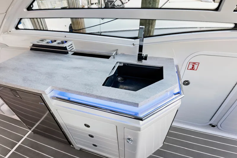 Slide: The Image of Formula 430 CROSSOVER 2019 - 7