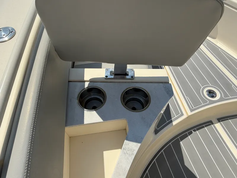 Slide: The Image of Scout 277 LXF 2020 - 25