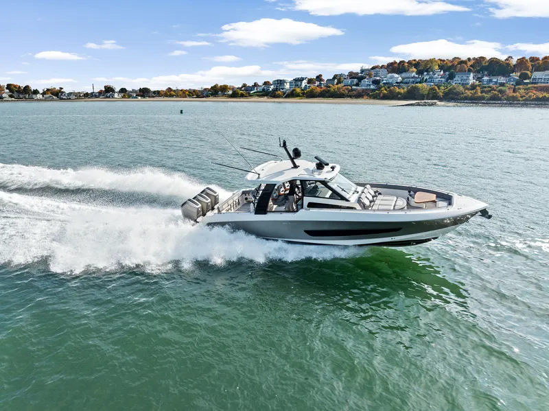 The Image of Boston Whaler 420 Outrage 2022 - 0