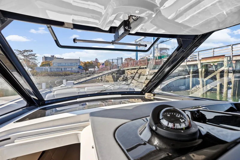 Slide: The Image of Boston Whaler 420 Outrage 2022 - 17