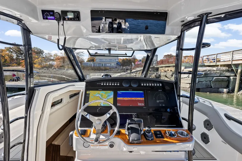 Slide: The Image of Boston Whaler 420 Outrage 2022 - 19
