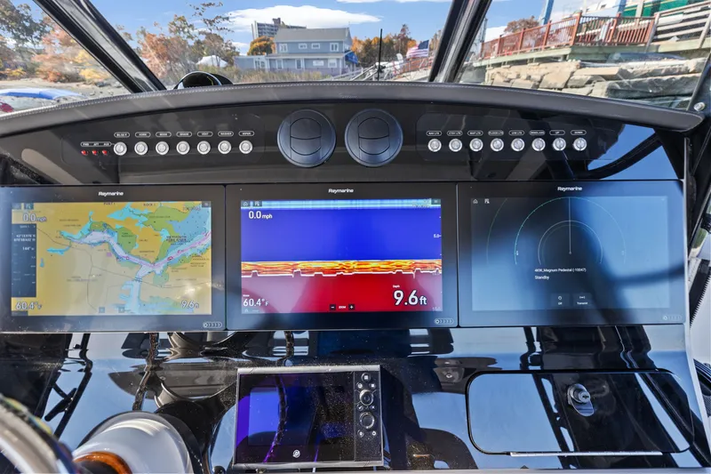 Slide: The Image of Boston Whaler 420 Outrage 2022 - 20