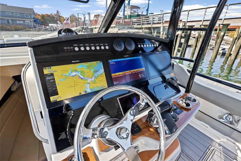 Slide: The Image of Boston Whaler 420 Outrage 2022 - 21