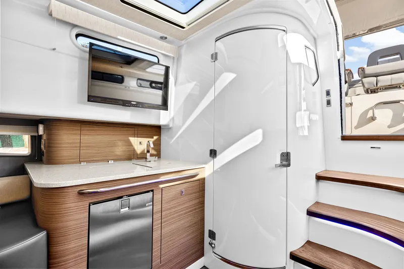 Slide: The Image of Boston Whaler 420 Outrage 2022 - 26